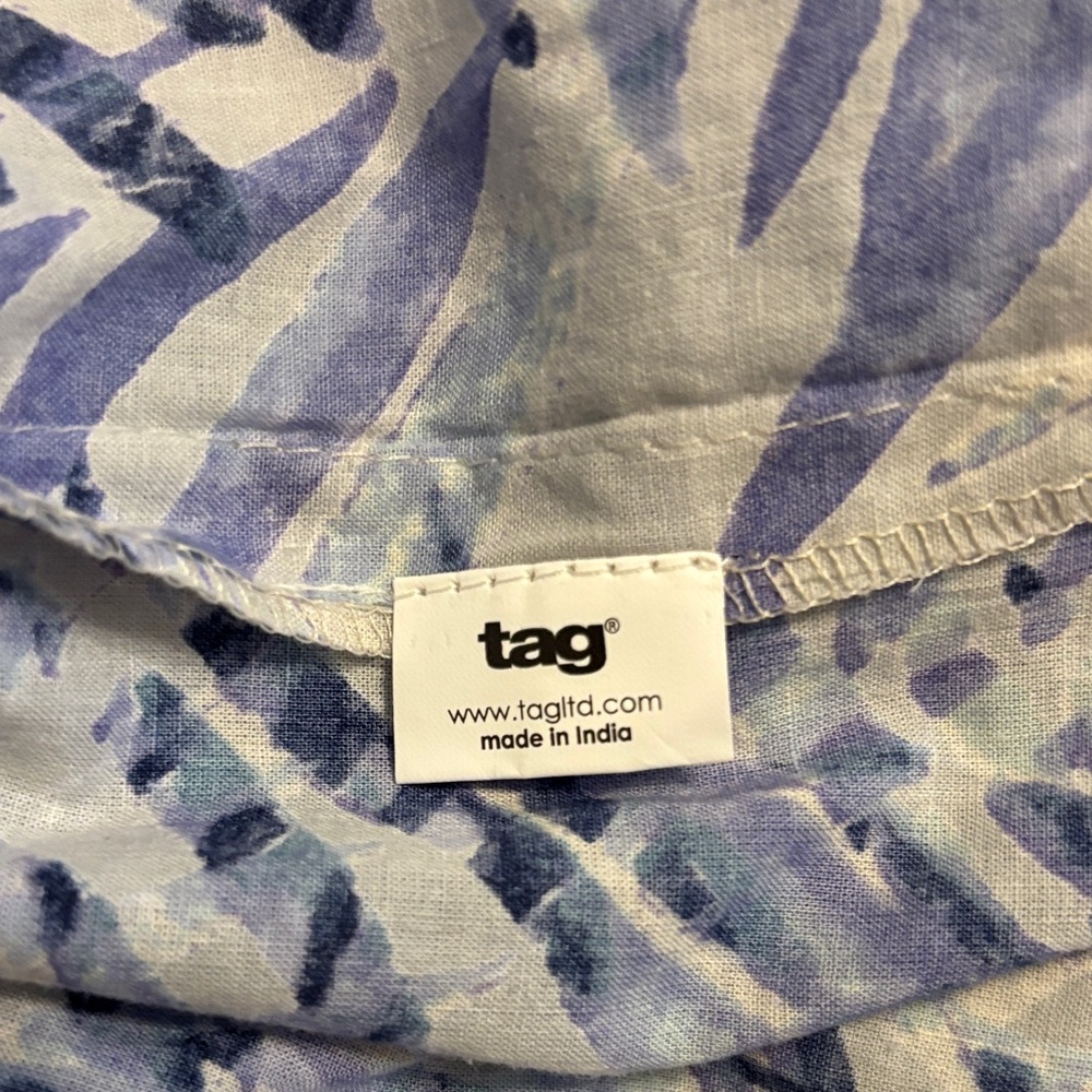 Tag Blue and White Abstract Robe - Picture 3 of 3